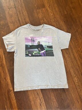 Mens Light Gray Graphic Crewneck T-Shirt with Purple Accent Print